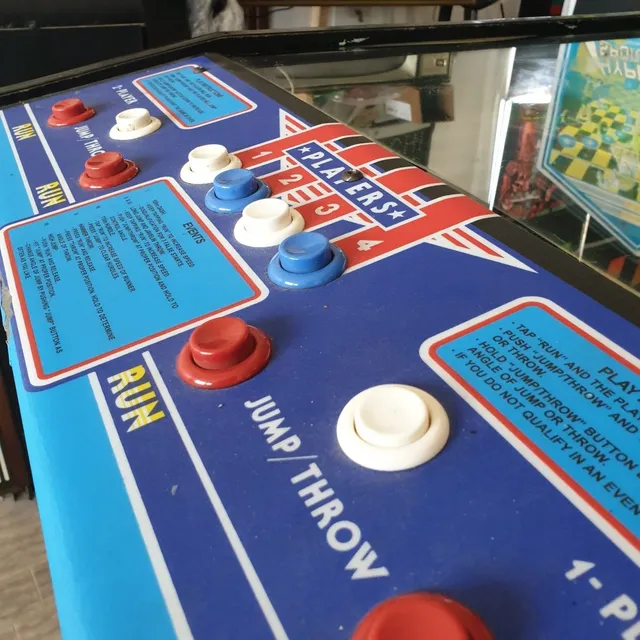 Arcade Story Arcade Track & Field 1983 Cabinato Cocktail Olimpico