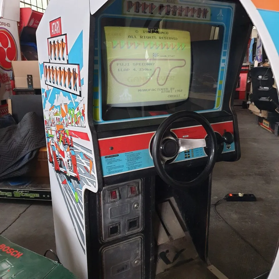 Arcade Story Guida e Corse Pole Position 1982 cabinato arcade