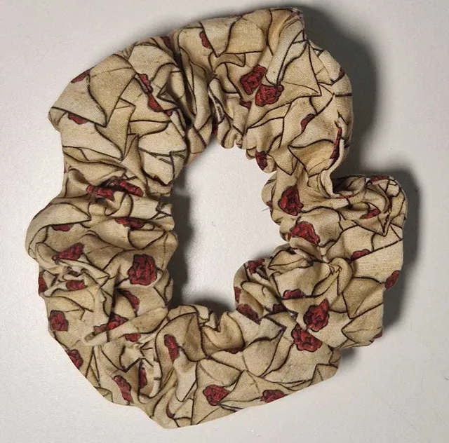 L'Atelier di Zelda Hair Loot Scrunchie Harry Potter lettere Hogwarts
