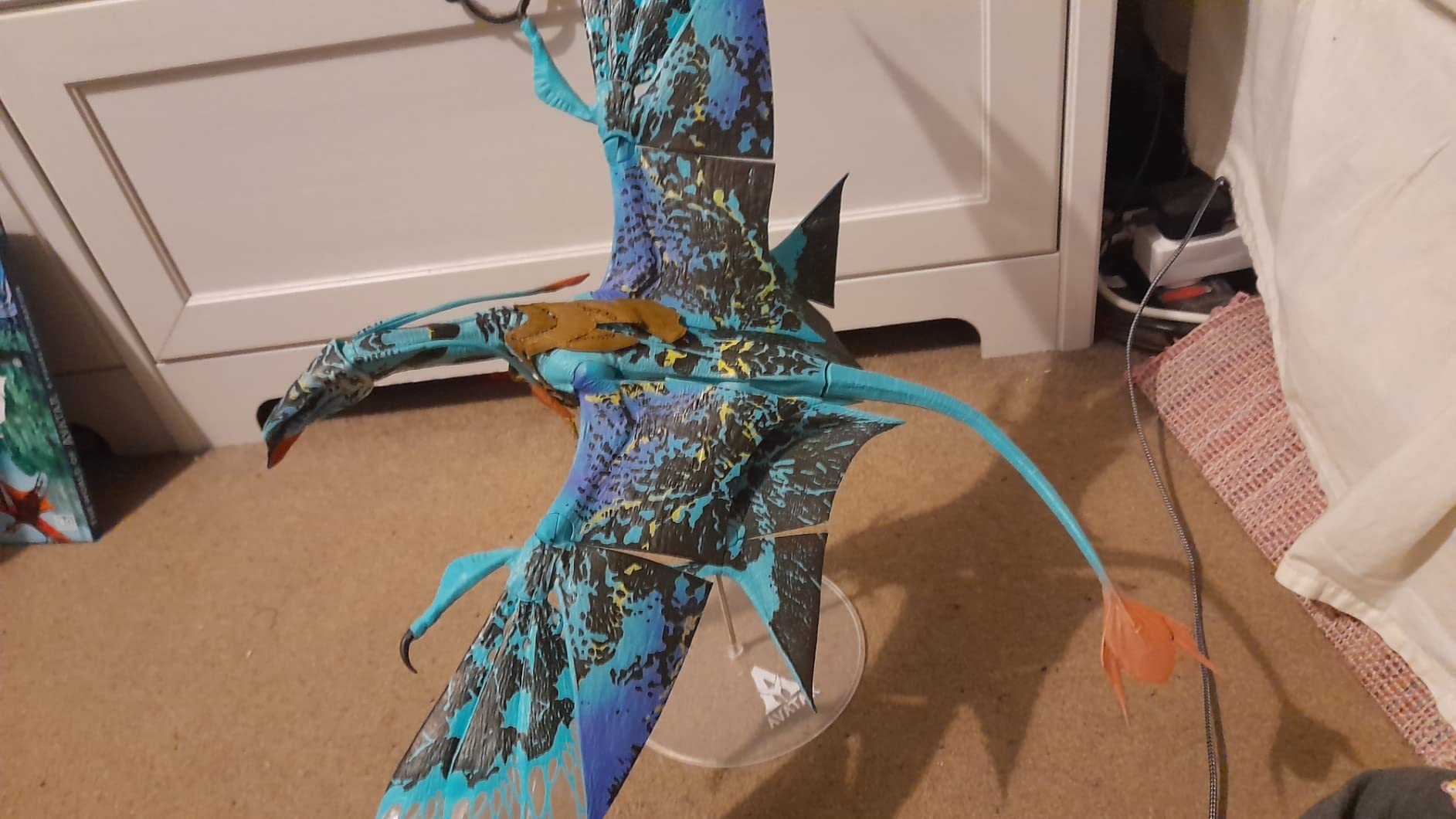 McFarlane Avatar Movie Seze Banshee action figure con base