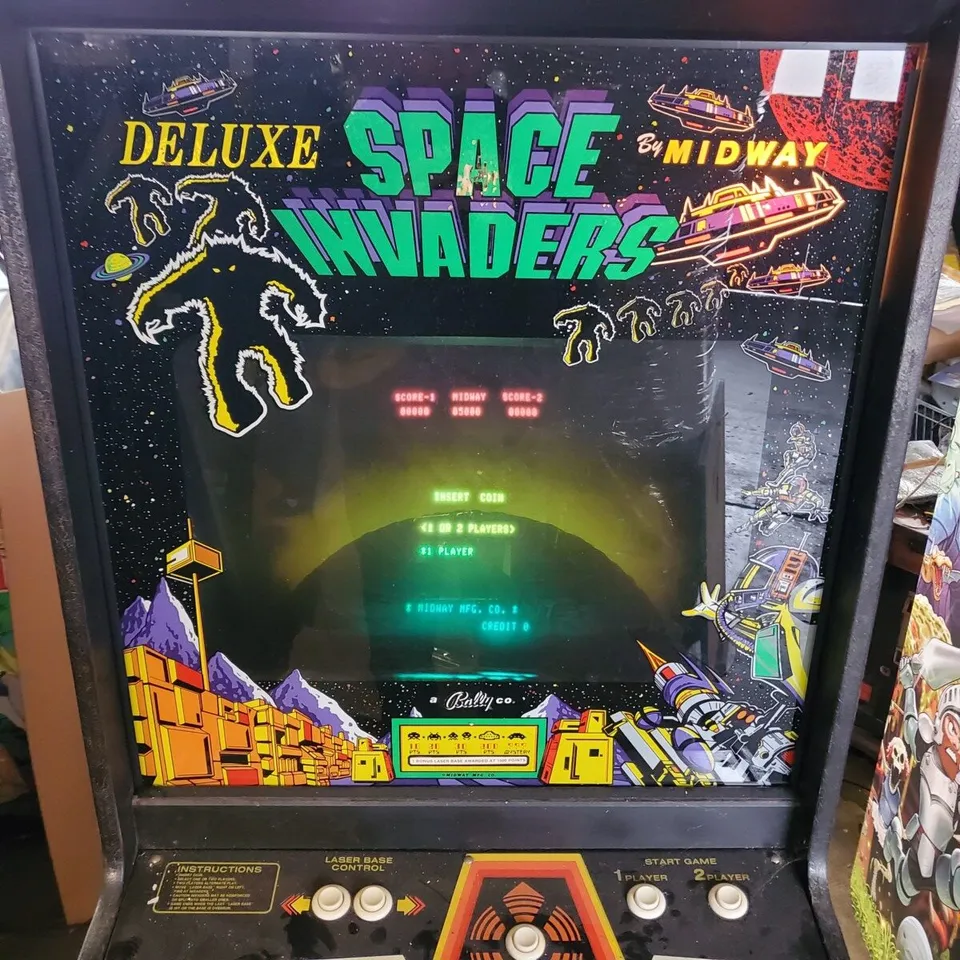 Arcade Story Leggende Space Invaders Deluxe cabinato Taito