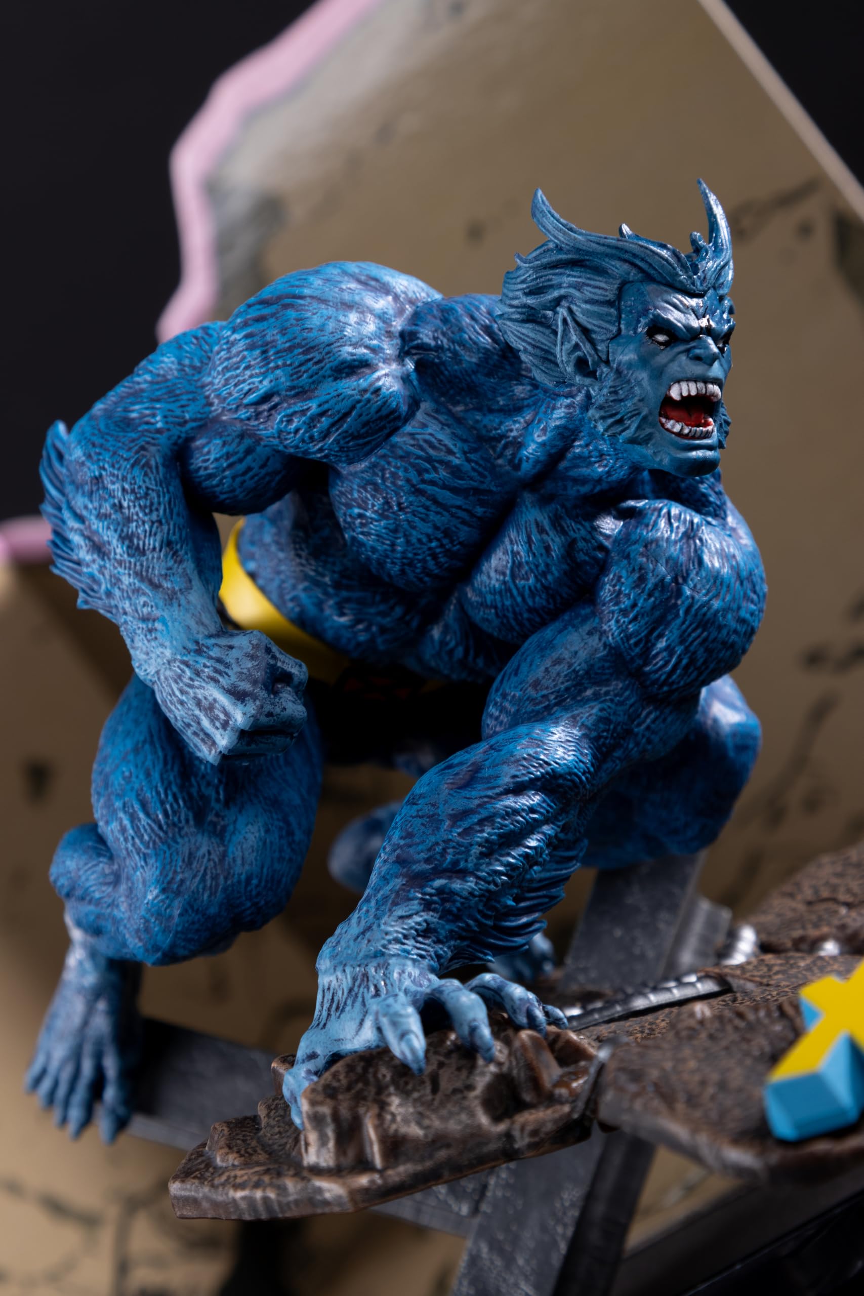 McFarlane Marvel Beast statua 1:10 con scena X-Men #1