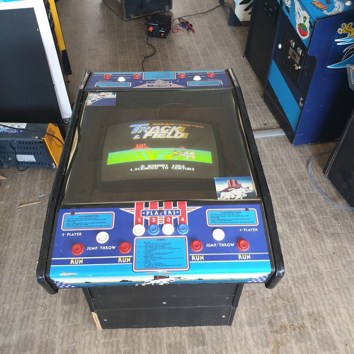 Arcade Story Arcade Track & Field 1983 Cabinato Cocktail Olimpico