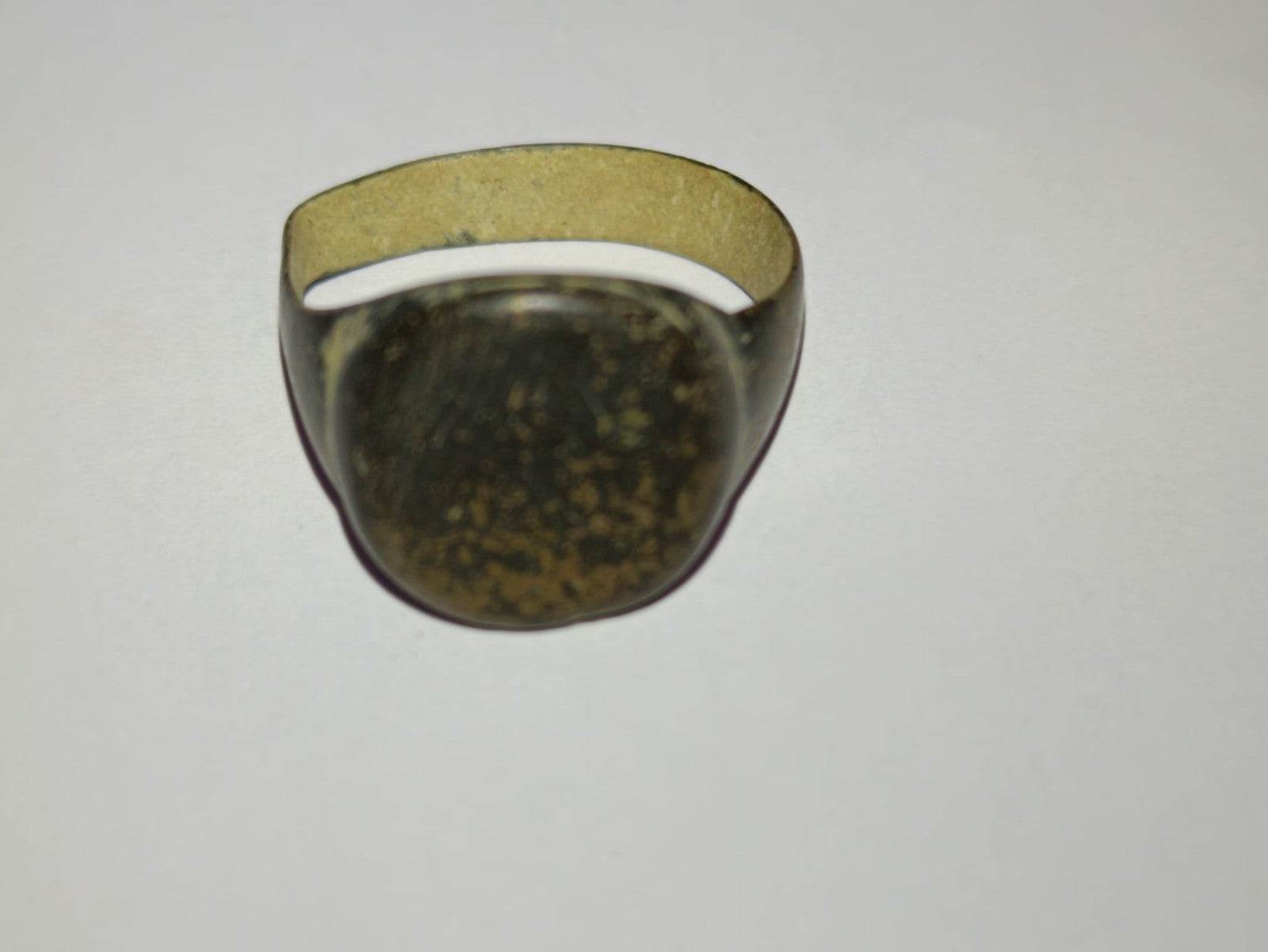 Anello Medievale Bronzo Originale Misura 19 con Fattura