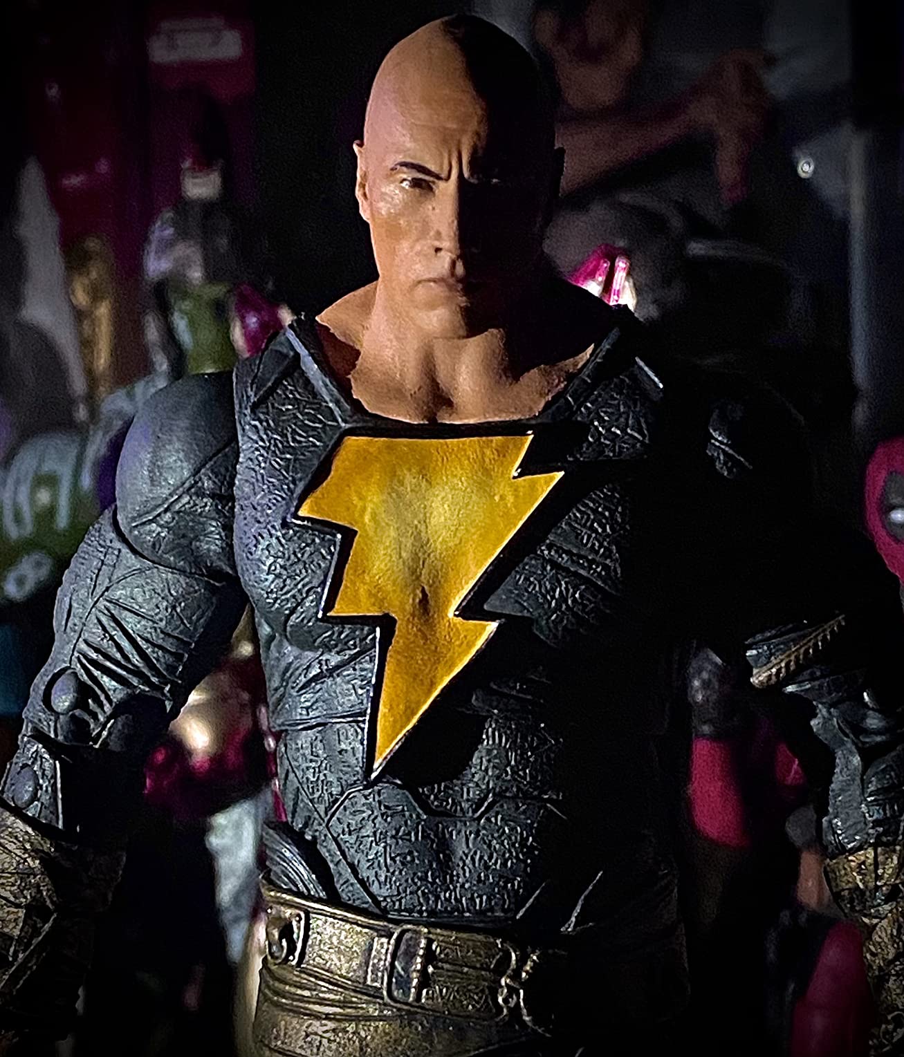 McFarlane DC Multiverse Black Adam action figure con mantello film