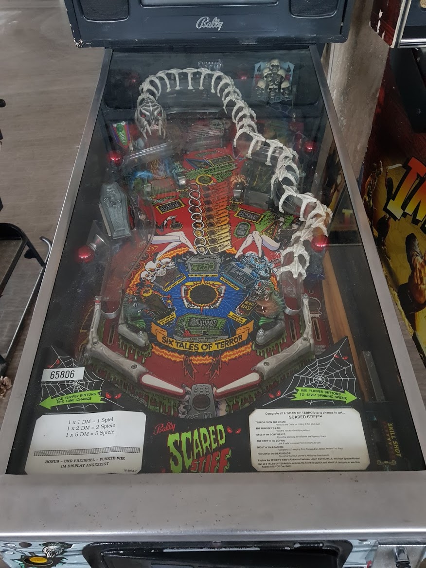 Arcade Story Flipper Scared Stiff Flipper Bally Elvira 1996