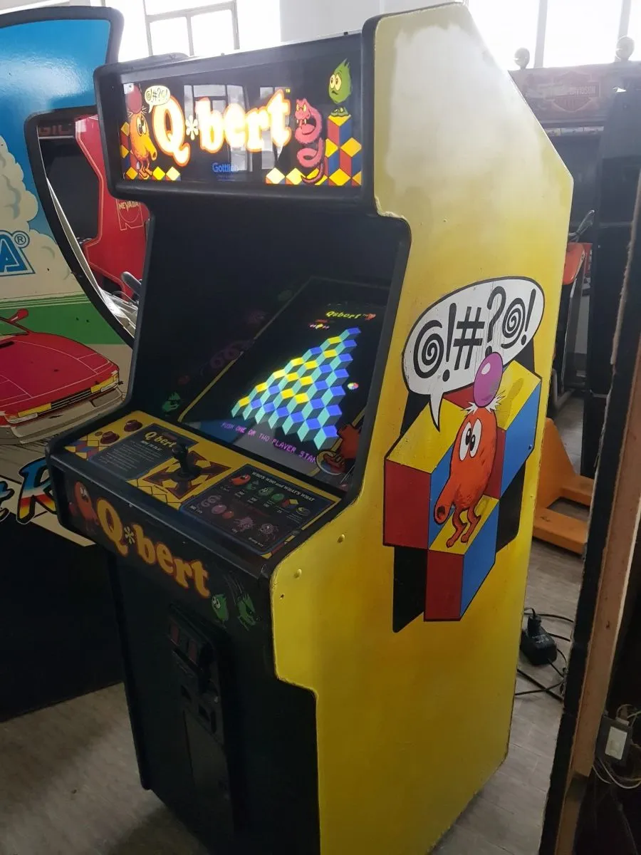Arcade Story Arcade Q*Bert 1982 Cabinato Giallo Gottlieb
