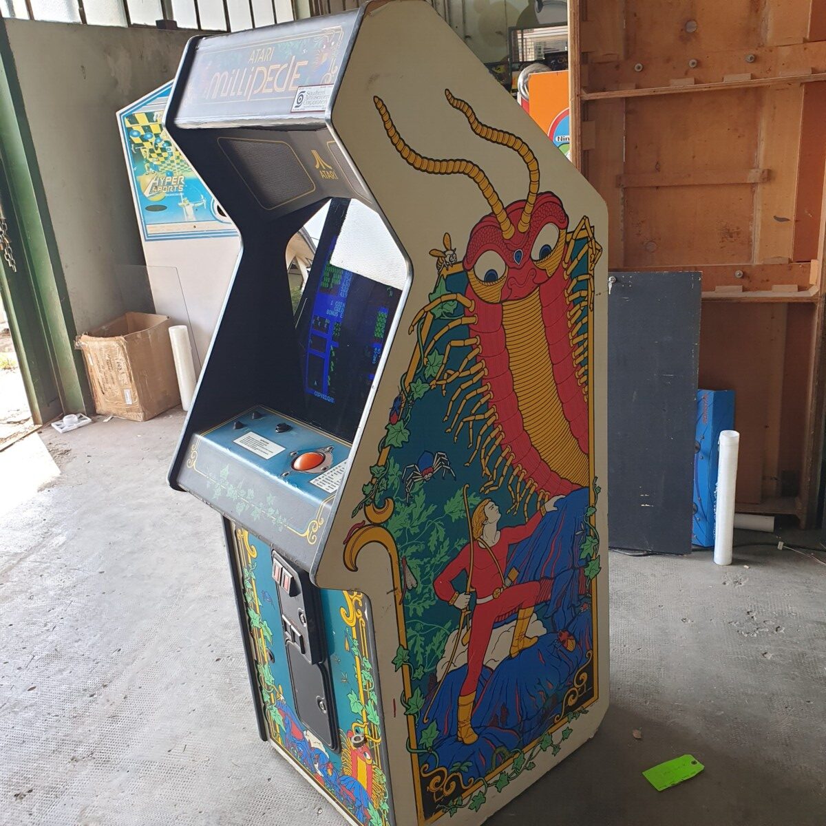Arcade Story Arcade Millipede 1982 Atari cabinato track-ball