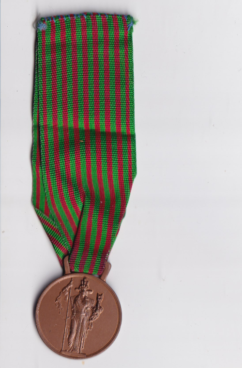 Medaglia Guerra Liberazione Campagna 1940-43 con Nastro