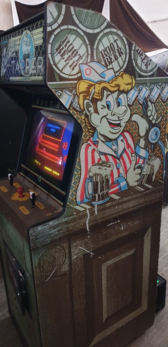Arcade Story Arcade Root Beer Tapper 1984 Midway cabinato bar