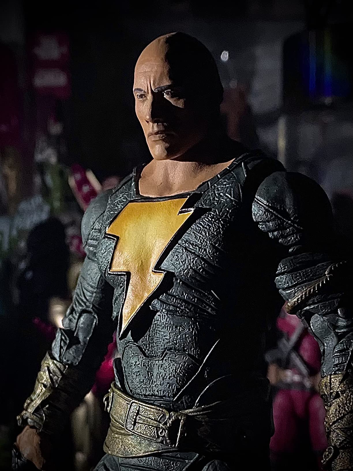 McFarlane DC Multiverse Black Adam action figure con mantello film