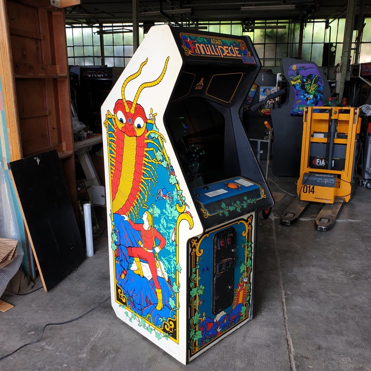 Arcade Story Arcade Millipede 1982 Atari cabinato track-ball
