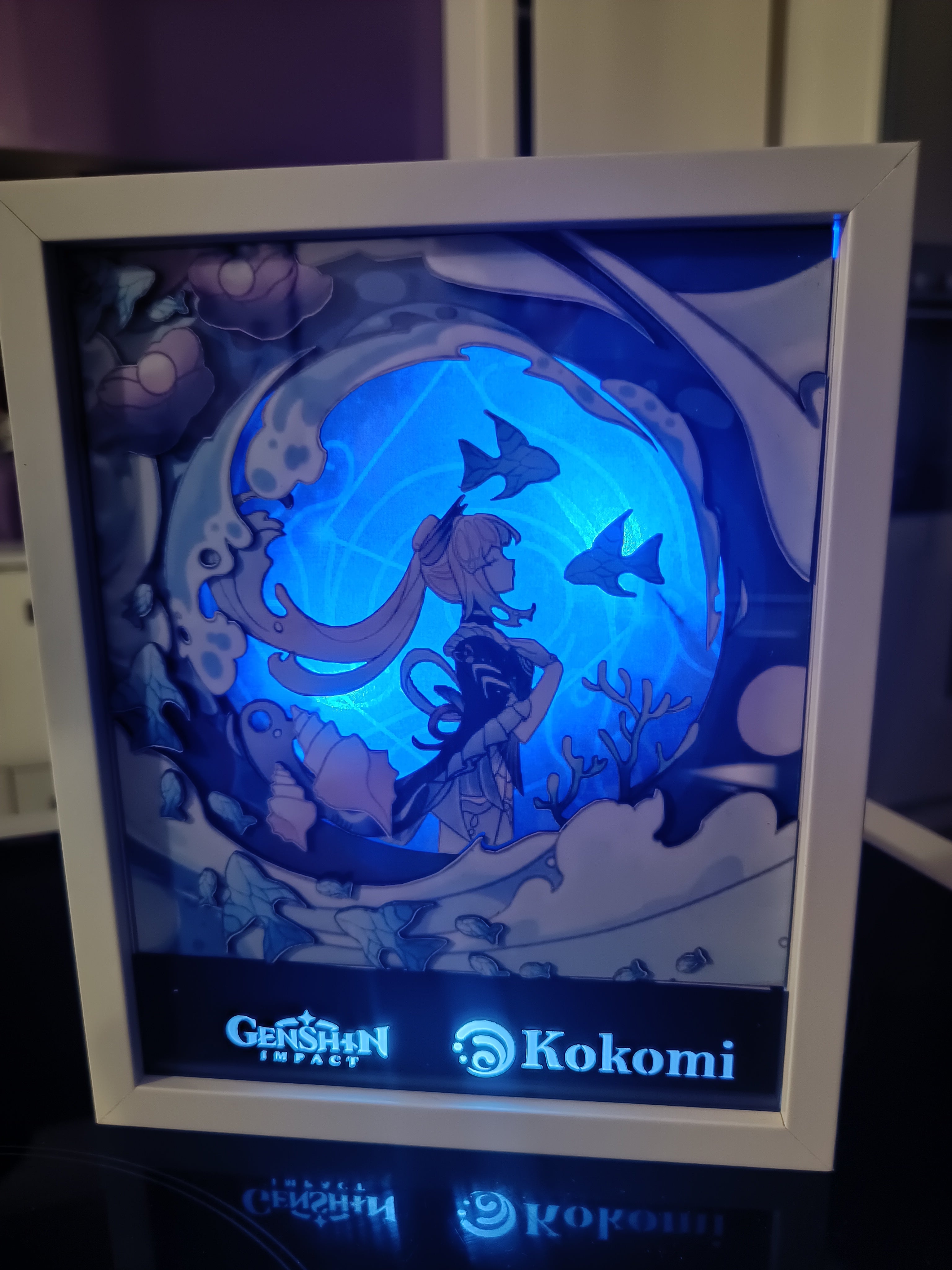 L'Atelier di Zelda Mondi di Luce Kokomi lightbox LED blu da collezione