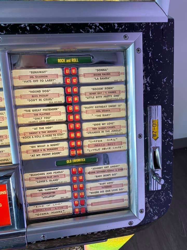 Arcade Story Seeburg M100C jukebox 45 giri 100 brani