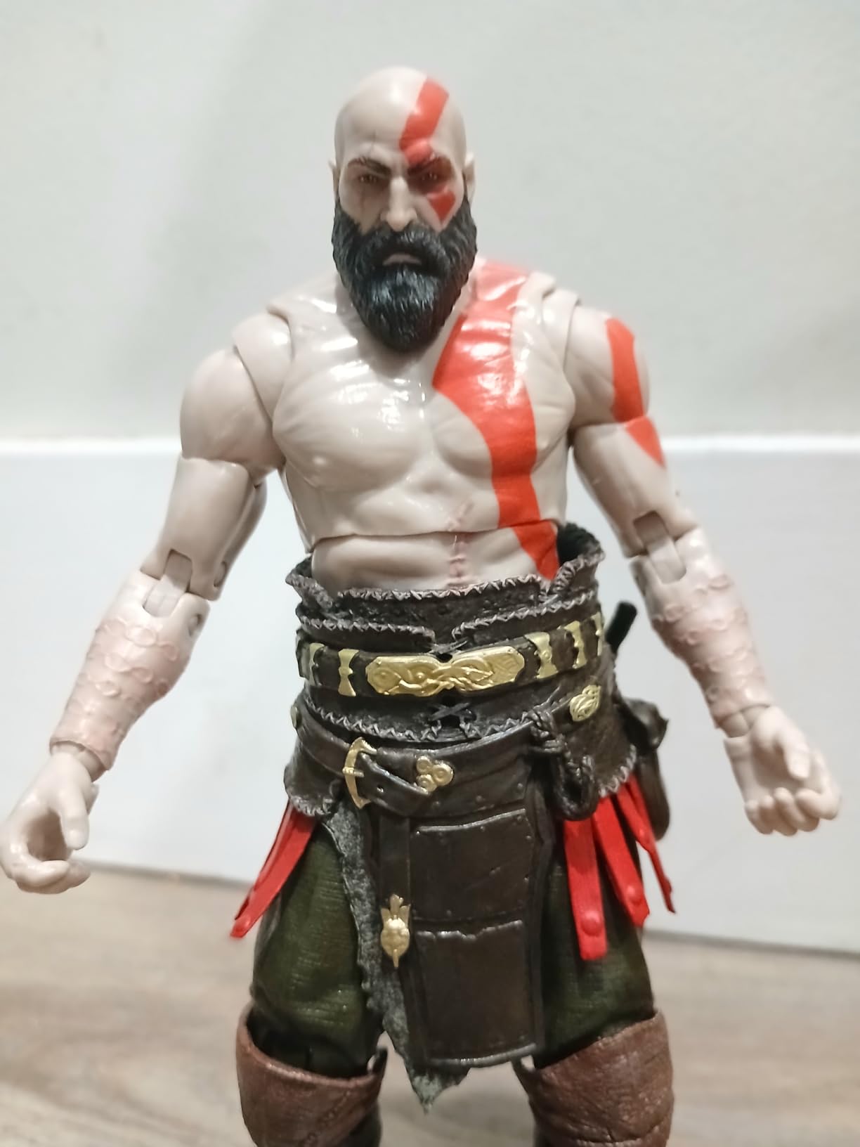 McFarlane God of War Kratos action figure 18 cm con ascia