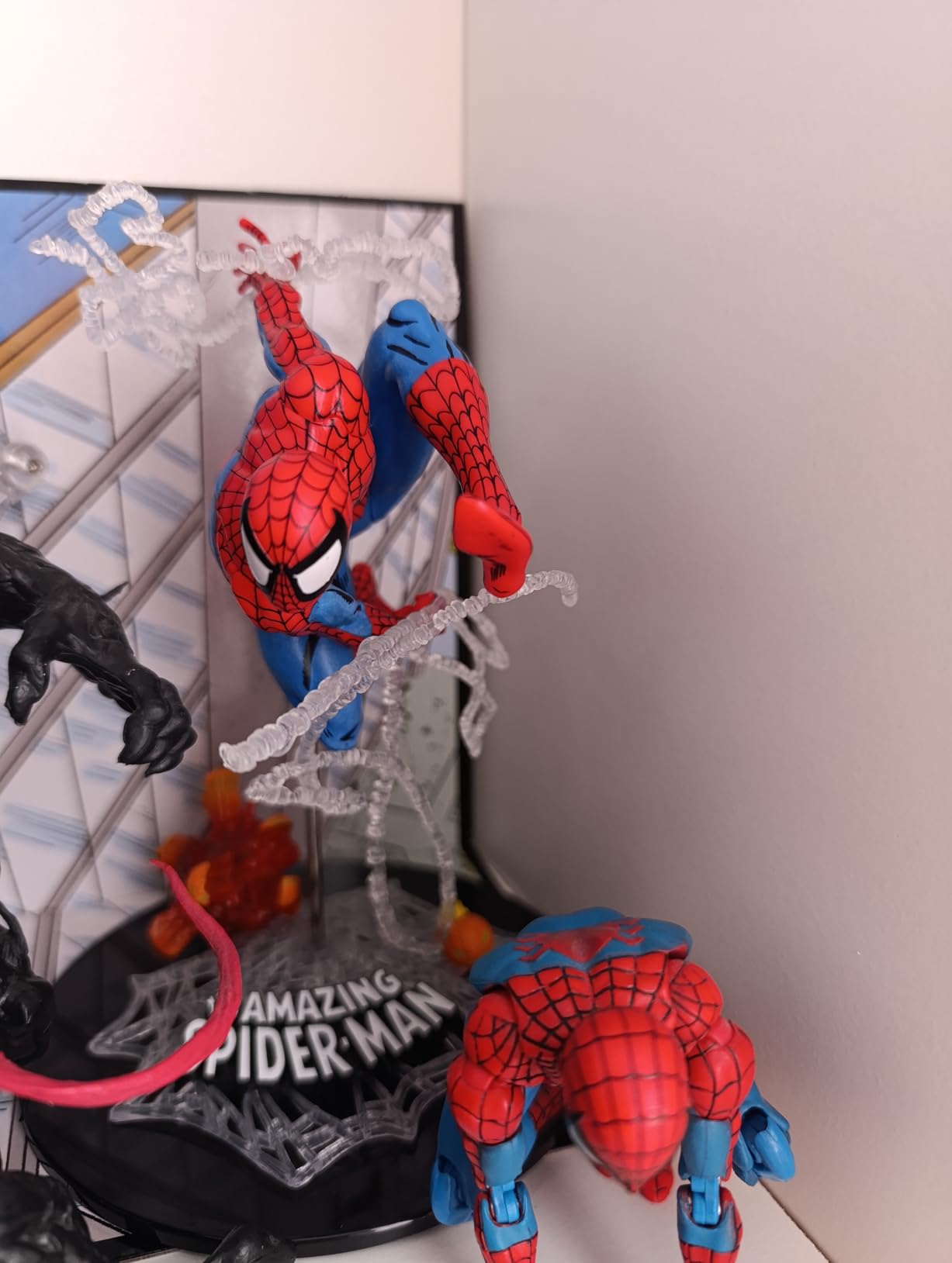 McFarlane Marvel Spider-Man 1:10 Statua #302 con Scena base