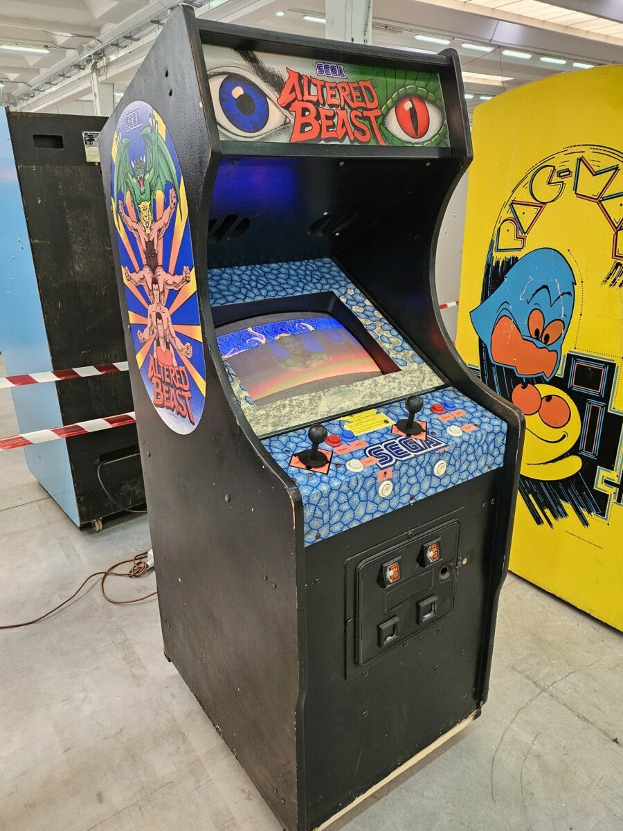 Arcade Story Leggende Arcade Altered Beast libro Sega