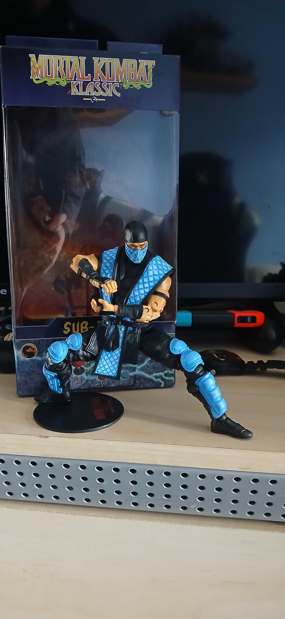 McFarlane Mortal Kombat Klassic Sub-Zero action figure 7" 17,8 cm