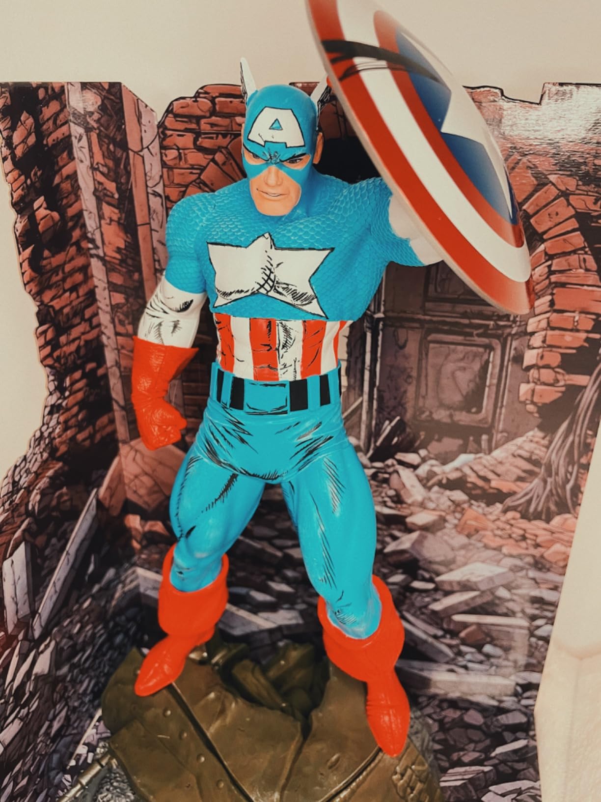 McFarlane Marvel Captain America 323 figura 1:6 con fumetto