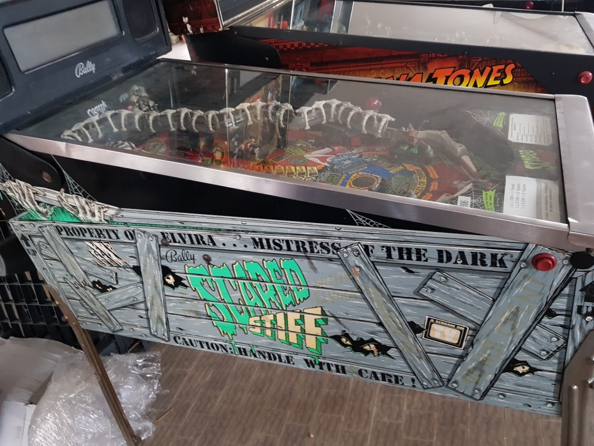 Arcade Story Flipper Scared Stiff Flipper Bally Elvira 1996