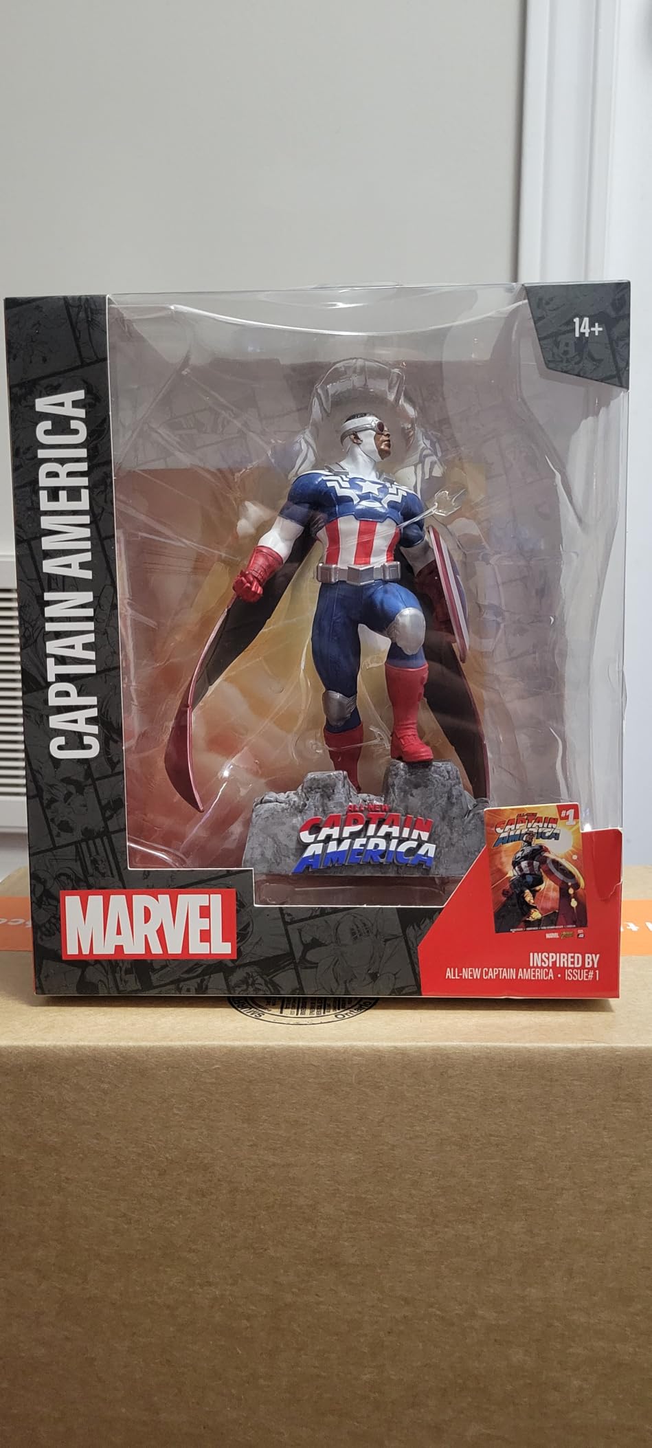 McFarlane Marvel Captain America #1 statua 1:10 con scena