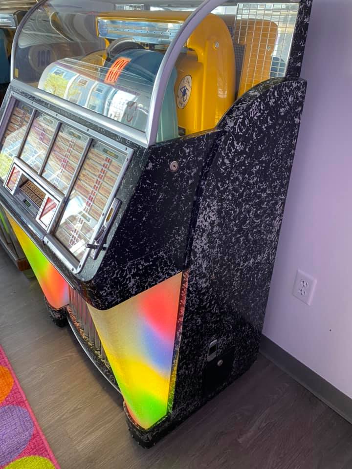 Arcade Story Seeburg M100C jukebox 45 giri 100 brani