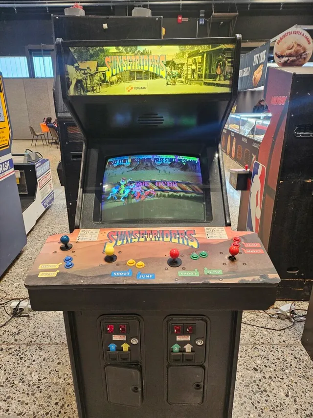 Arcade Story Anni 90 Sunset Riders cabinato arcade 4 giocatori