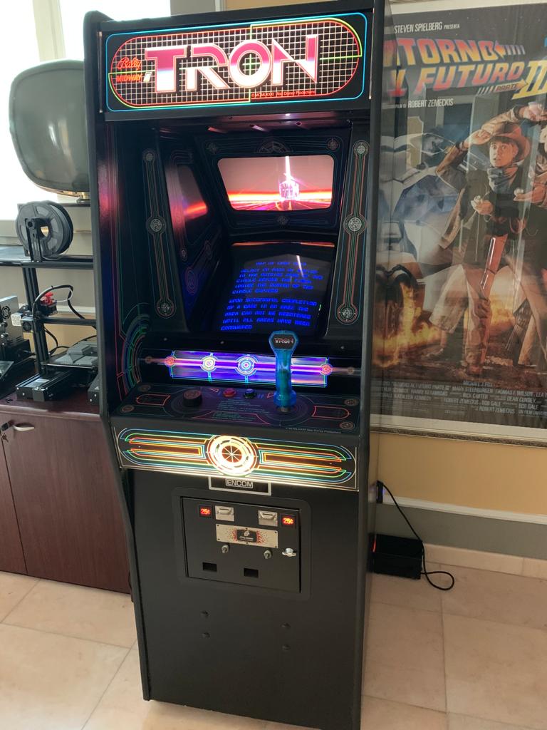 Arcade Story Tron 1982 Midway cabinato arcade restaurato