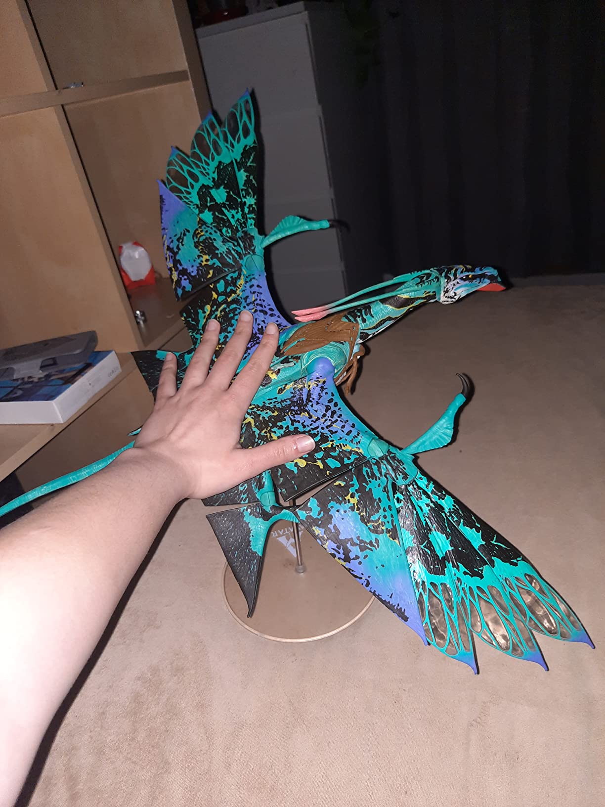 McFarlane Avatar Movie Seze Banshee action figure con base