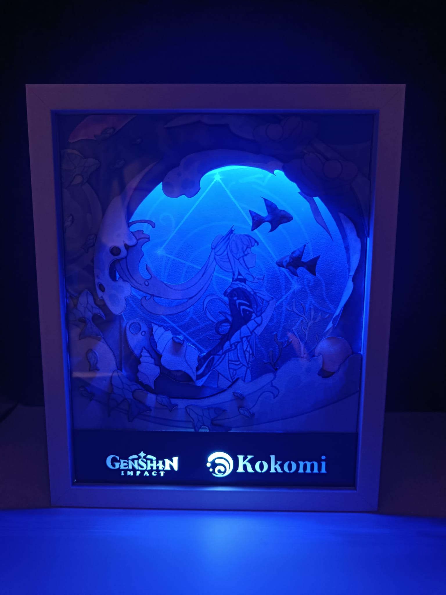 L'Atelier di Zelda Mondi di Luce Kokomi lightbox LED blu da collezione