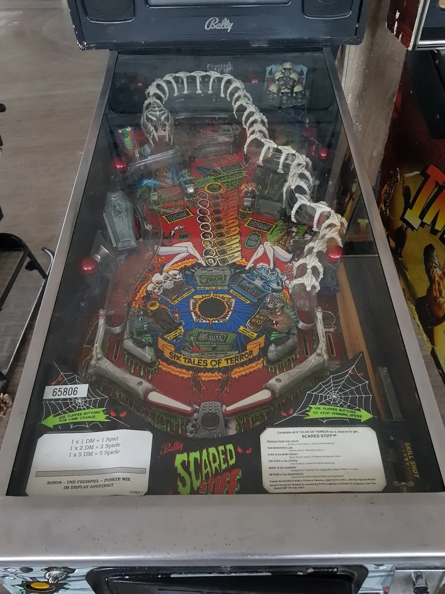 Arcade Story Flipper Scared Stiff Flipper Bally Elvira 1996