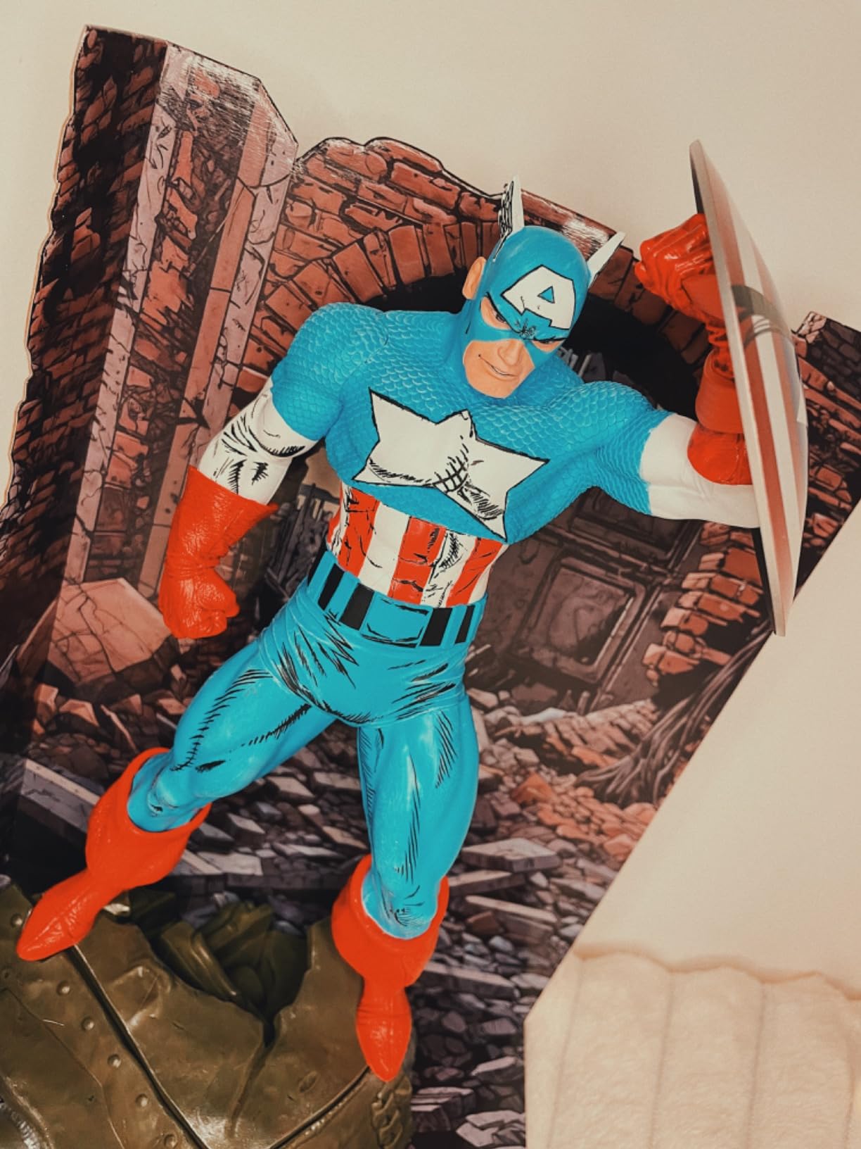 McFarlane Marvel Captain America 323 figura 1:6 con fumetto