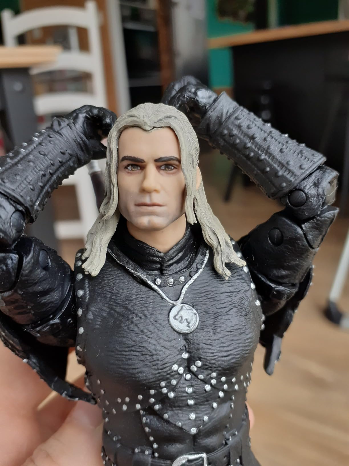 McFarlane Witcher Geralt Rivia action figure 18 cm con spada