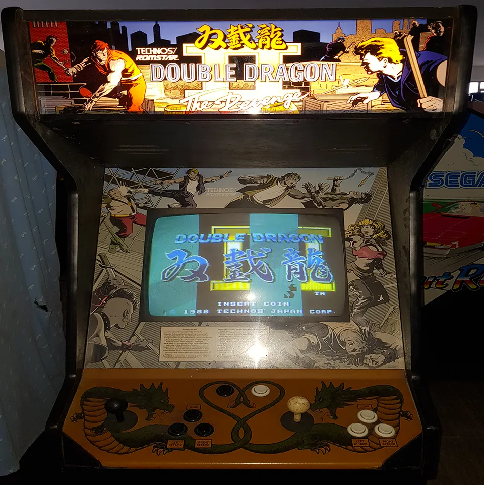Arcade Story Picchiaduro Double Dragon II cabinato 1988 Technos