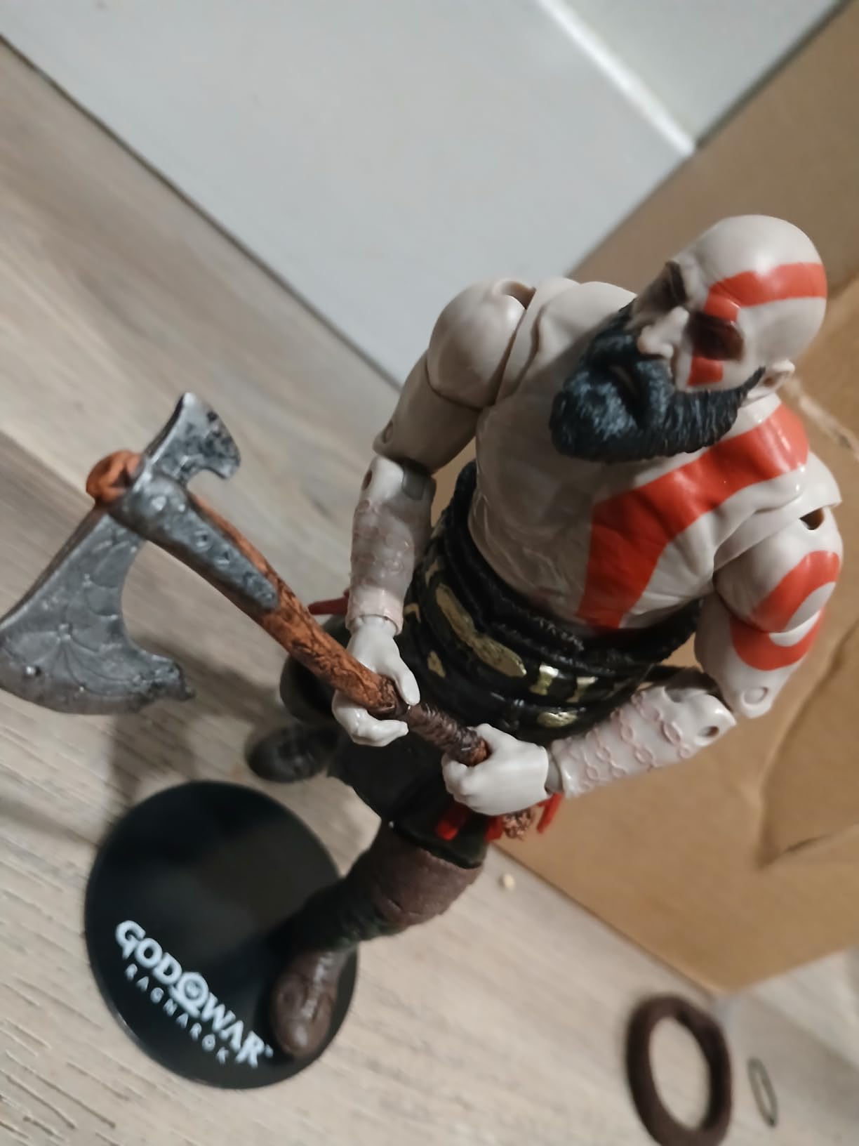 McFarlane God of War Kratos action figure 18 cm con ascia