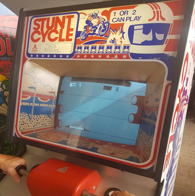Arcade Story Stunt Cycle Cabinato Moto Vintage da Collezione