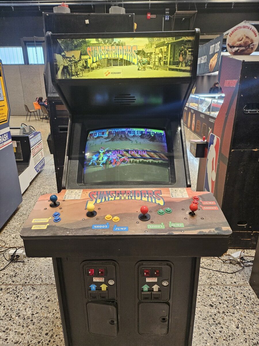 Arcade Story Anni 90 Sunset Riders cabinato arcade 4 giocatori