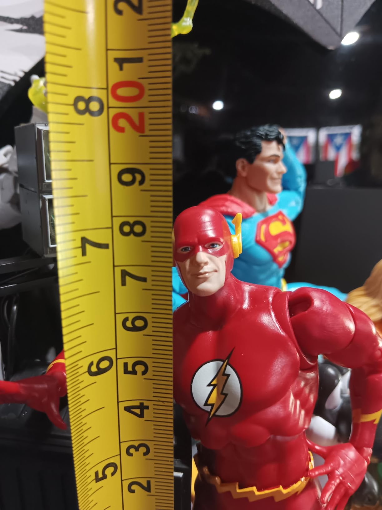 McFarlane Page Punchers Flash Barry Allen action figure 17,8 cm fumetto