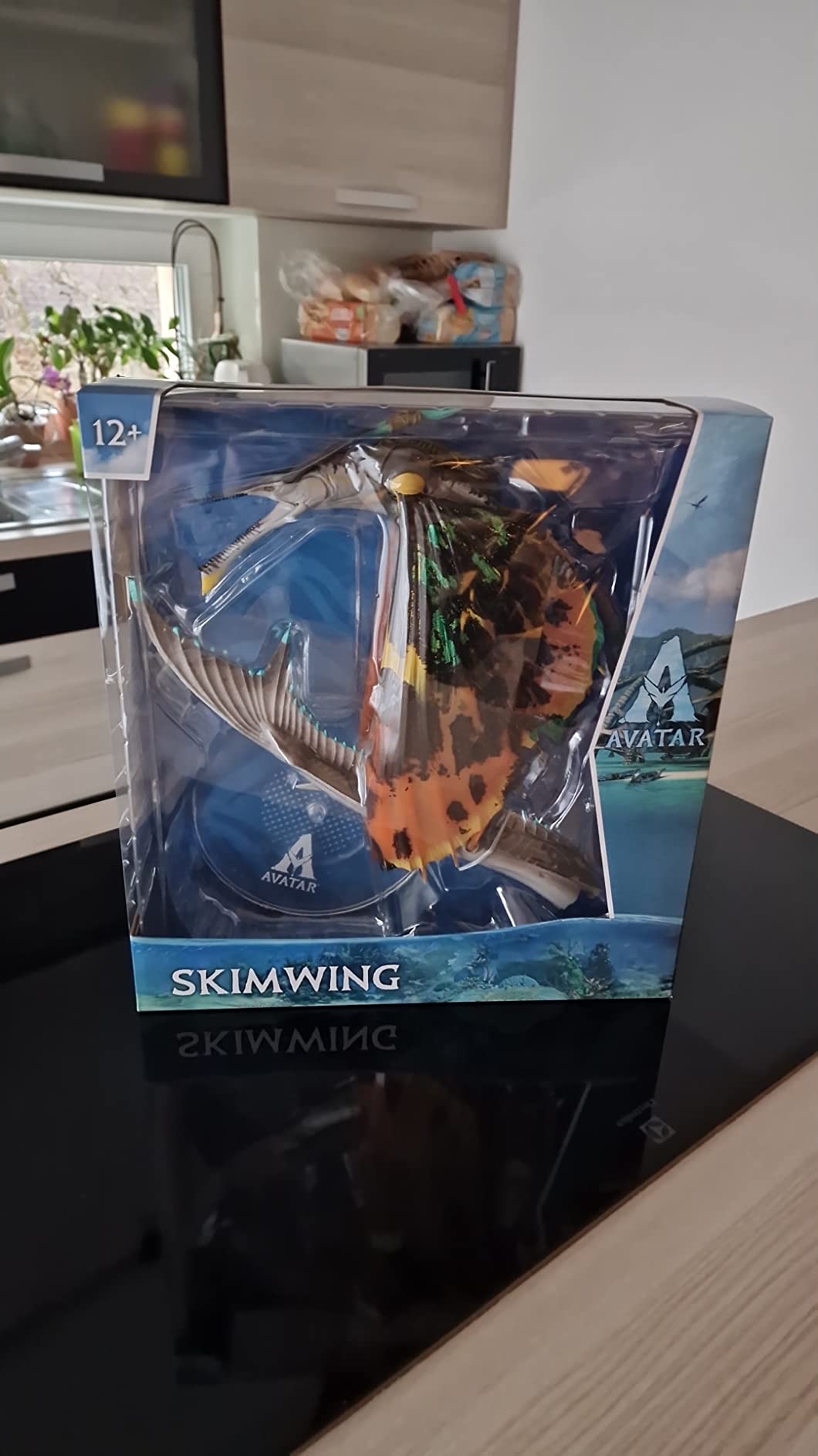 McFarlane Avatar Skimwing mega action figure con supporto nera