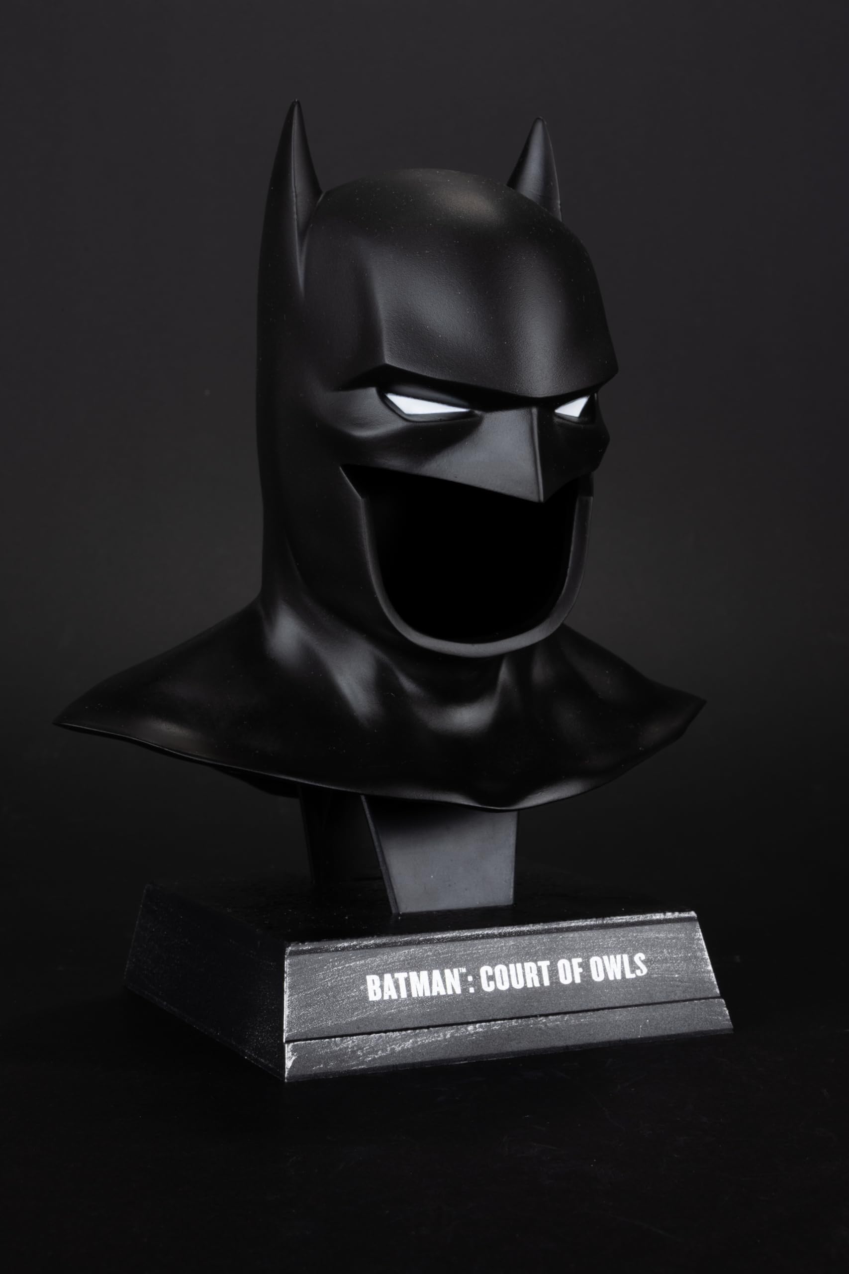 McFarlane DC Direct Batman Cowl replica 1:3 Court of Owls